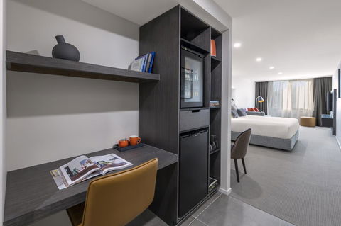 Deco Hotel Canberra - Tourism Canberra 7