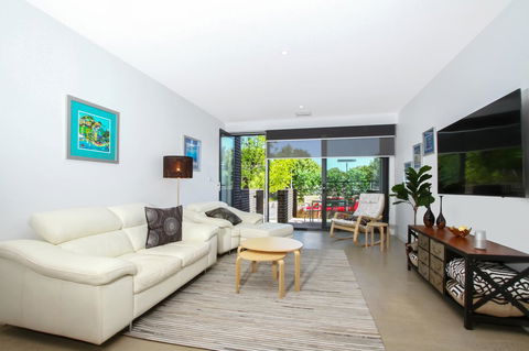 Accommodate Canberra - Parbery - Tourism Canberra 21