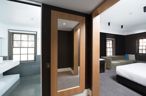 Peppers Gallery Hotel - Tourism Canberra 44
