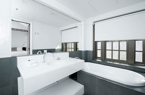 Peppers Gallery Hotel - Tourism Canberra 3