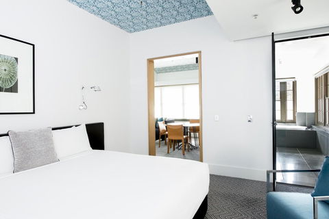 Peppers Gallery Hotel - Tourism Canberra 37