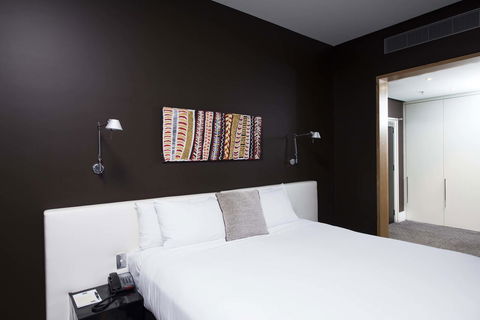 Peppers Gallery Hotel - Tourism Canberra 11