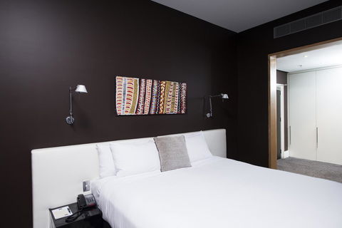 Peppers Gallery Hotel - Tourism Canberra 42