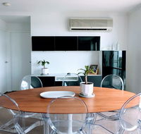 Staying Places - The Avenue - Tourism Canberra