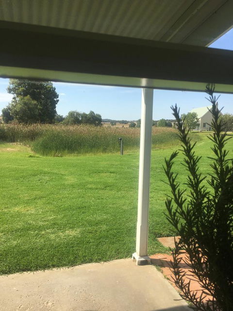 The Lake House Retreat - Tourism Canberra 19