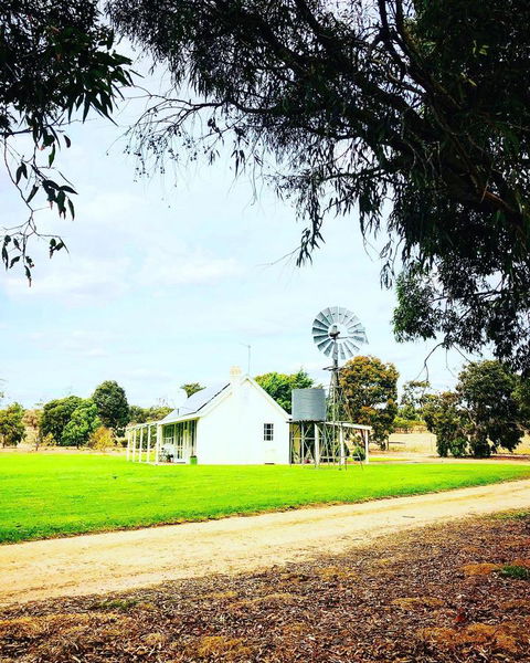 The Lake House Retreat - Tourism Canberra 9