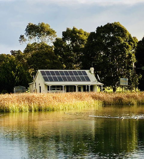The Lake House Retreat - Tourism Canberra 0
