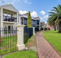Port Adelaide Harbourside House - Tourism Canberra