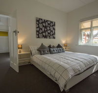 Cowan Street Bungalow - Tourism Canberra