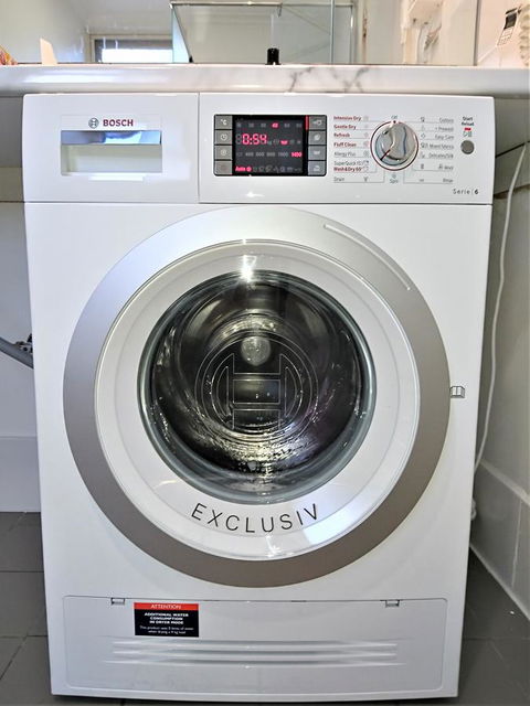Hi 5 Glenelg Studio Apartment - Tourism Canberra 10
