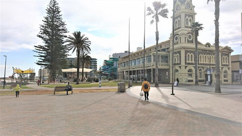 Hi 5 Glenelg Studio Apartment - Tourism Canberra 26