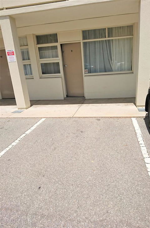 Hi 5 Glenelg Studio Apartment - Tourism Canberra 15
