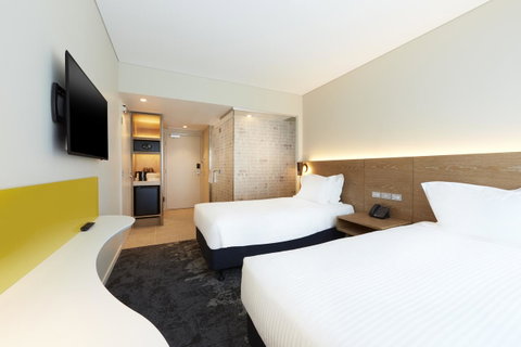 Holiday Inn Express Adelaide City Centre, An IHG Hotel - Tourism Canberra 5