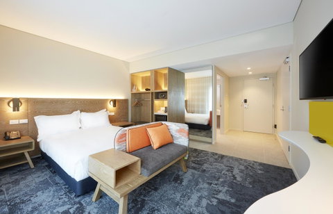Holiday Inn Express Adelaide City Centre, An IHG Hotel - Tourism Canberra 12