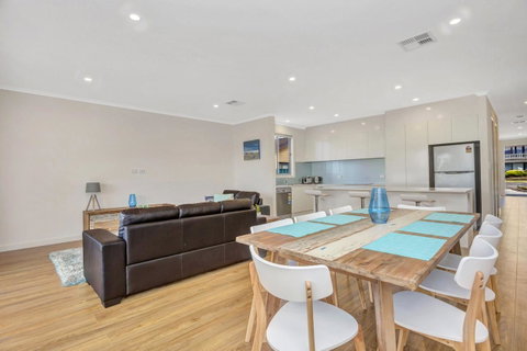 Eastern Breeze - Tourism Canberra 23
