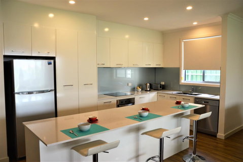 Eastern Breeze - Tourism Canberra 0