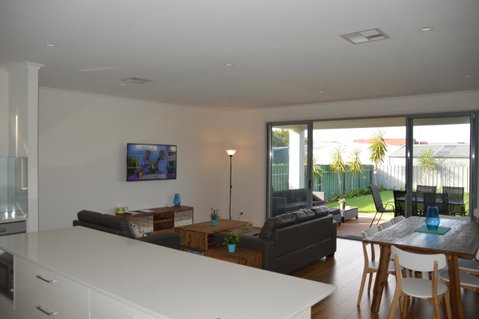 Eastern Breeze - Tourism Canberra 20