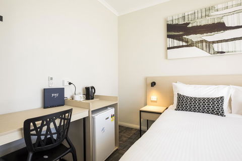 Nightcap At Finsbury Hotel - Tourism Canberra 21