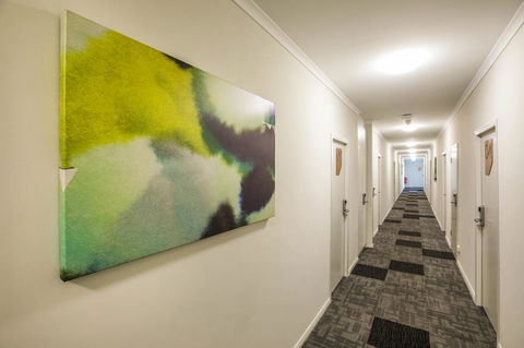 Nightcap At Finsbury Hotel - Tourism Canberra 44