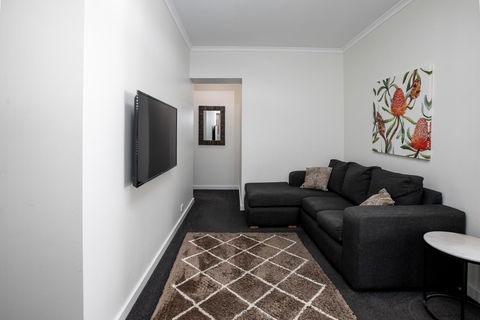 Bay 10 - Suites And Apartments - Tourism Canberra 2