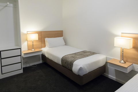 Bay 10 - Suites And Apartments - Tourism Canberra 24