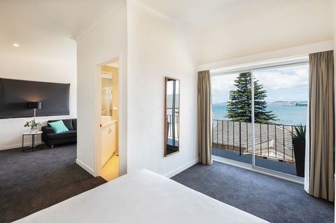 Bay 10 - Suites And Apartments - Tourism Canberra 7