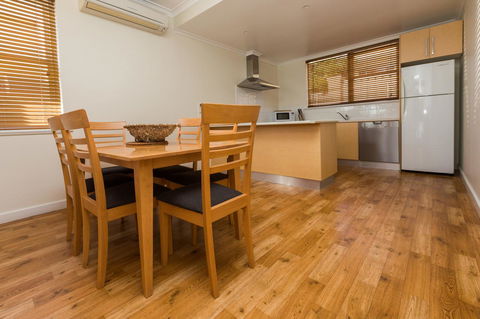 Bay 10 - Suites And Apartments - Tourism Canberra 32