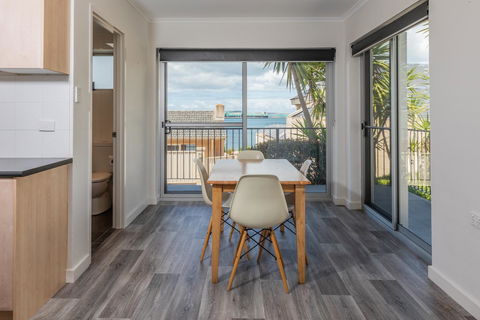 Bay 10 - Suites And Apartments - Tourism Canberra 12