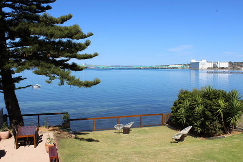 Bay 10 - Suites And Apartments - Tourism Canberra 0