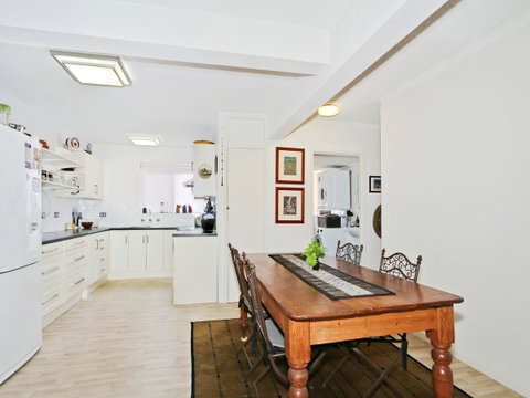 Monaco Court Apartment Adelaide - Tourism Canberra 3