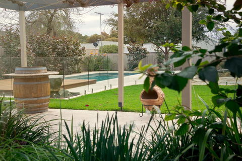 29 Jane - Tourism Canberra 0