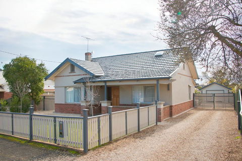 29 Jane - Tourism Canberra 9