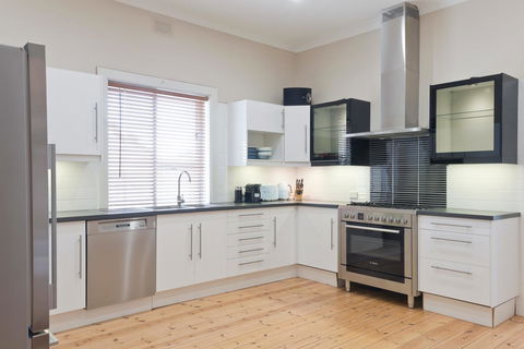 29 Jane - Tourism Canberra 8