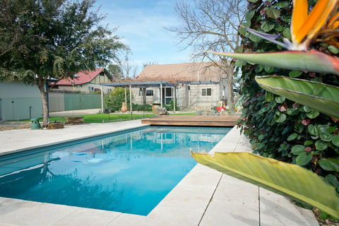29 Jane - Tourism Canberra 1