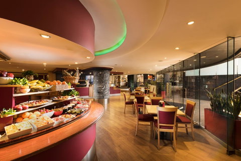 Stamford Plaza Adelaide - Tourism Canberra 3