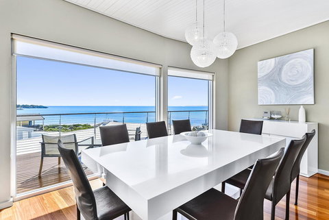 Aloha Waterfront Properties - Tourism Canberra 11