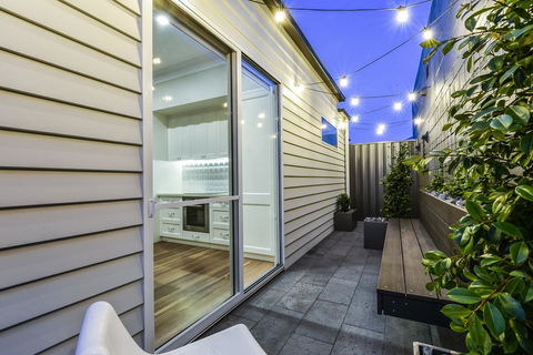 Aloha Central Luxury Apartments - Tourism Canberra 13