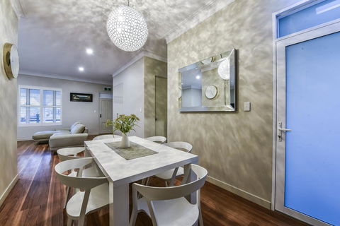 Aloha Central Luxury Apartments - Tourism Canberra 9
