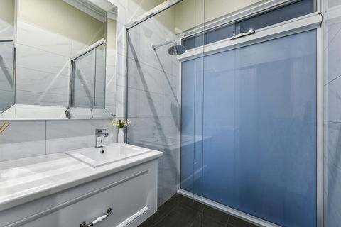 Aloha Central Luxury Apartments - Tourism Canberra 18