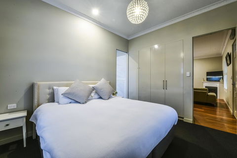 Aloha Central Luxury Apartments - Tourism Canberra 14