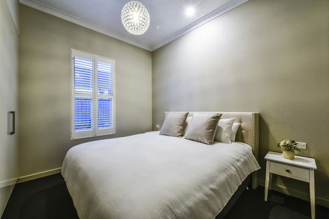 Aloha Central Luxury Apartments - Tourism Canberra 4