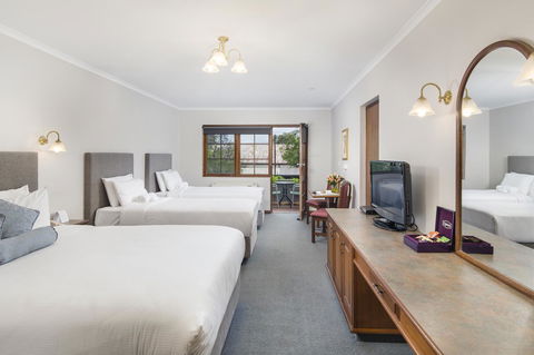 Adelaide Inn - Tourism Canberra 8