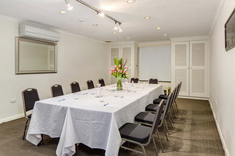 Adelaide Inn - Tourism Canberra 21