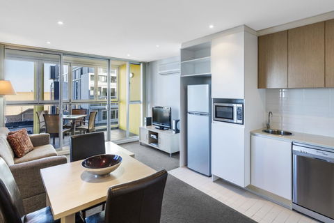 IStay Precinct Adelaide - Tourism Canberra 16
