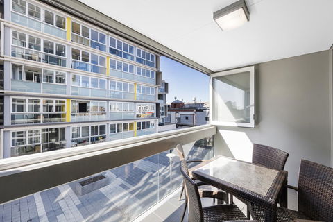 IStay Precinct Adelaide - Tourism Canberra 4