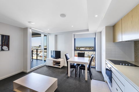 IStay Precinct Adelaide - Tourism Canberra 5