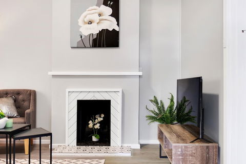 Cute And Cosy - Events, Workers, Getaways - Tourism Canberra 2