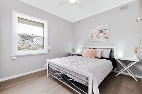 Cute And Cosy - Events, Workers, Getaways - Tourism Canberra 3