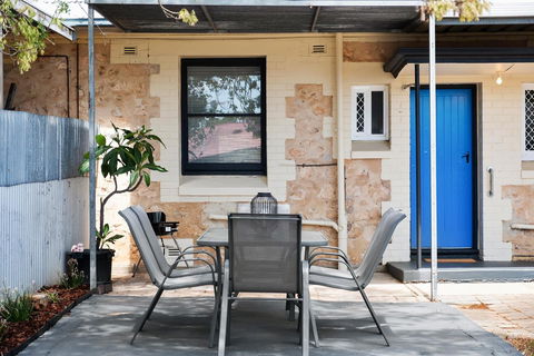 Cute And Cosy - Events, Workers, Getaways - Tourism Canberra 12