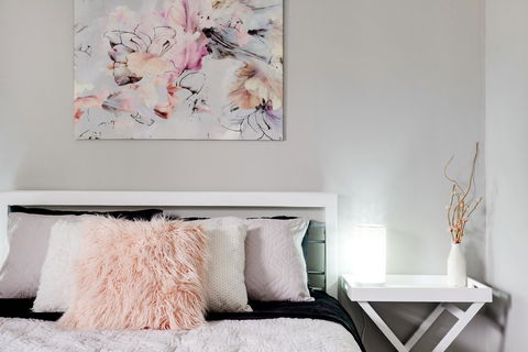 Cute And Cosy - Events, Workers, Getaways - Tourism Canberra 1